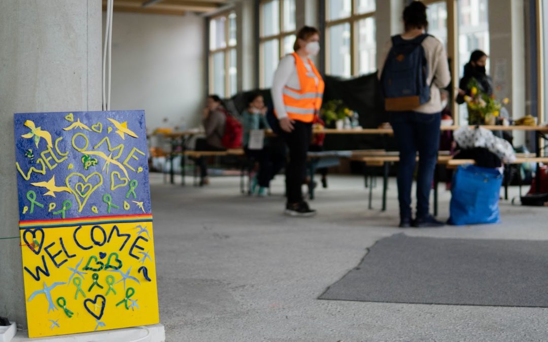 Volunteering in train and bus stations: Reflecting on arrival support